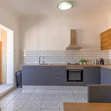 Harbour View Spacious 2br ホテル 2*