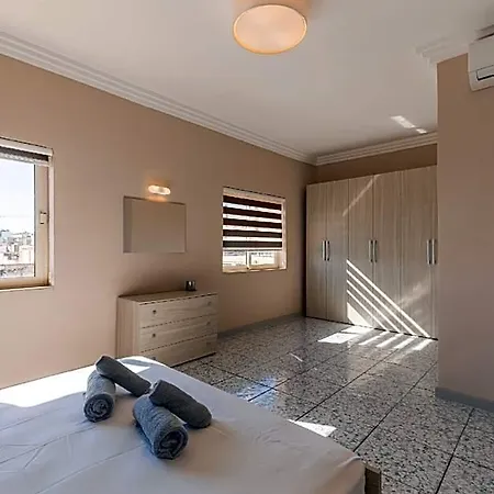 ホテル Harbour View Spacious 2br